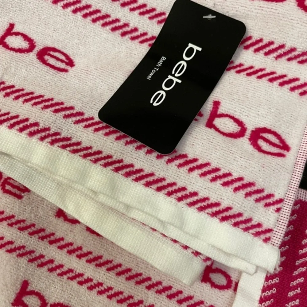 NWT BEBE TOWEL SET